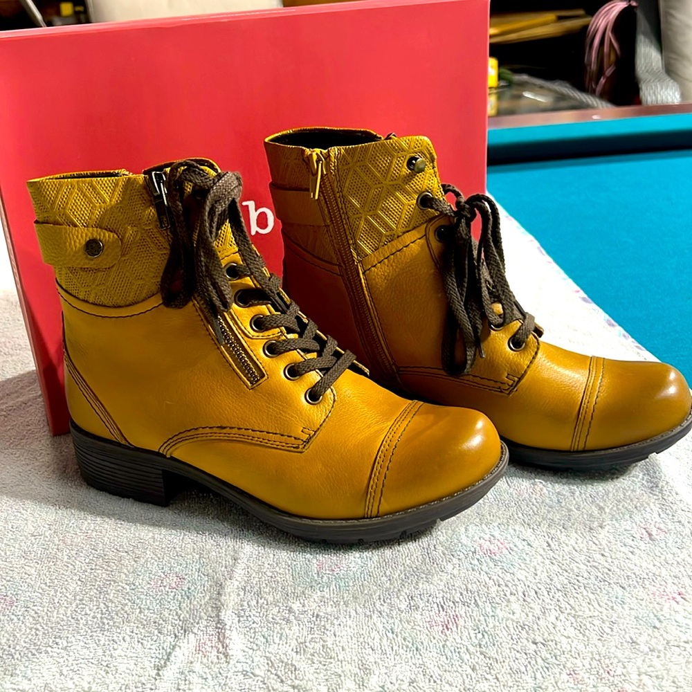 Cobb Hill Boots